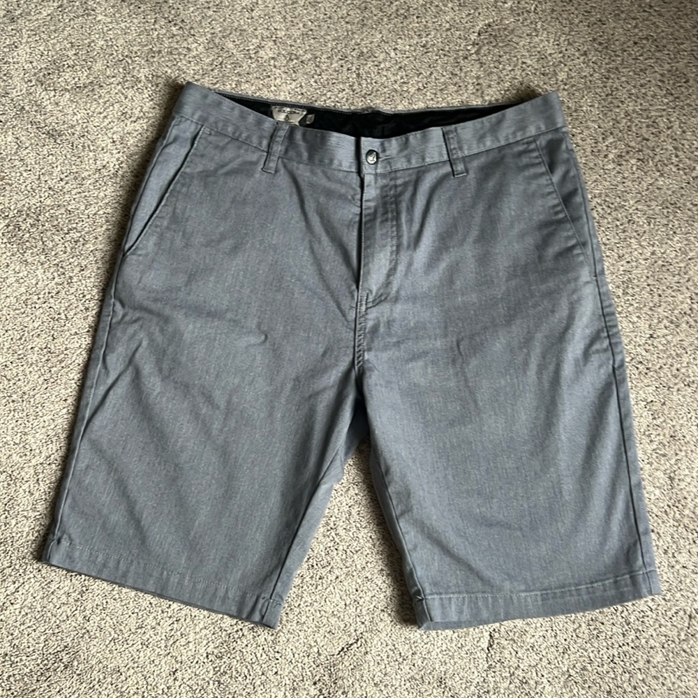 Men’s Gray shorts - 34